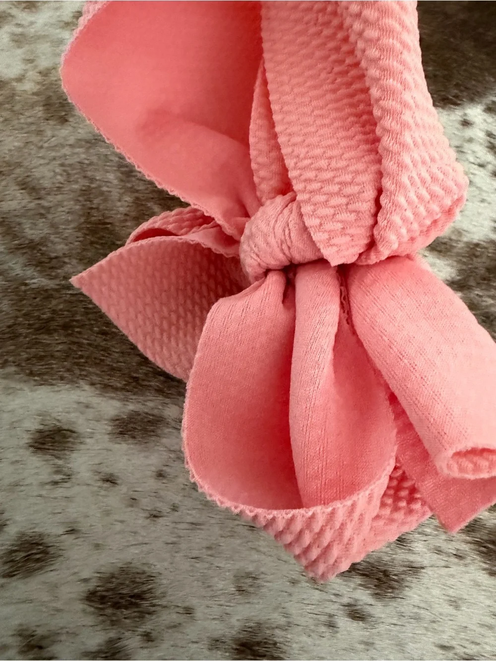 Textured Pink Bow baby Headband - Picture 2 of 3